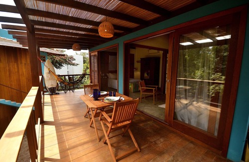 Barra Grande Casa | Charming Yellow Bungalow on Algodões Beach with full kitchen.