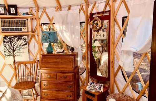 Zuzax Otro | Charming Yurt in the Cibola National Forest near Albuquerque, New Mexico