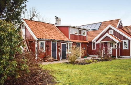 Harplinge Casa | Charmingly furnished vacation home where you live high up and with a completely open floor plan.