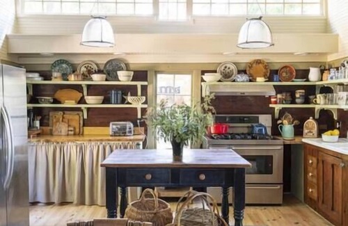 Pittsboro Otro | Charmingly Restored Antique Farmhouse on 7 Acres