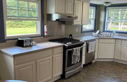 Bethlehem Casa | Charmingly updated 4-bedroom 4-bath mansion w/views in fabulous White Mountains