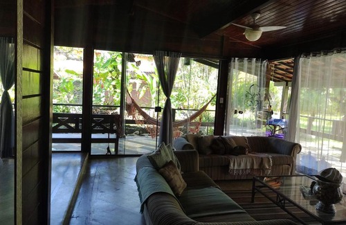 Sao Sebastiao Casa | Charmosa casa com churrasq na praia de Camburi