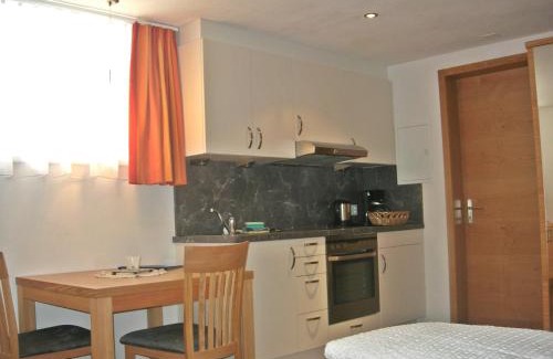 Ravaisch Apartamento | Chasa Alpetta