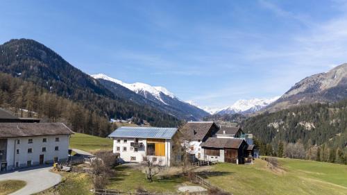 Engadin Scoul Apartamento | Chasa Chaposch