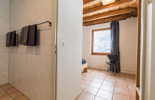 Engadin Scoul Apartamento | Chasa La Tschuffa: Exclusive house with 4.5-room maisonette at the foot of Tarasp Castle