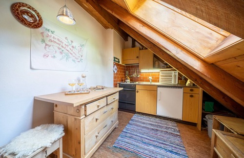 Vna Apartamento | Chasa Rosa 3: 3.5-room apartment in the idyllic and sun-drenched mountain village of Vnà