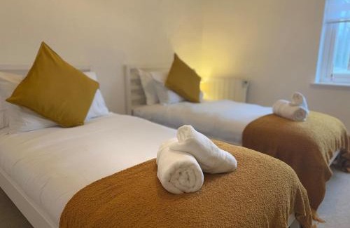 Burntwood Apartamento | Chase View by GB Short Stays
