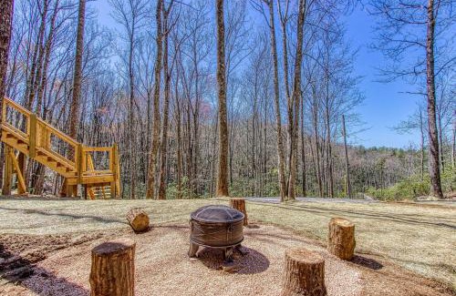 Gatlinburg - Pigeon Forge Chalet De Esquí | Chasing Fireflies Treehouse, Hot Tub, WIFI, As seen on Barnwood Builders!