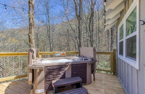 Gatlinburg - Pigeon Forge Chalet De Esquí | Chasing Fireflies Treehouse, Hot Tub, WIFI, As seen on Barnwood Builders!