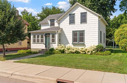 Chaska Casa | Chaska Charmer