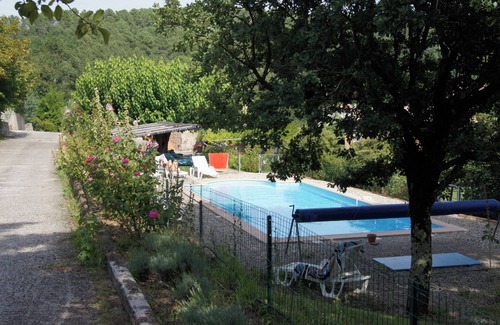 Chassiers Apartamento | Chassiers, Southern Ardèche, 30m² apartment, for 4 people max and shared pool