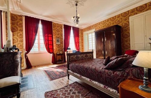 Saint-Germain-de-Varreville Casa | Chateau de Gourmont Dream Stay in a Norman Castle