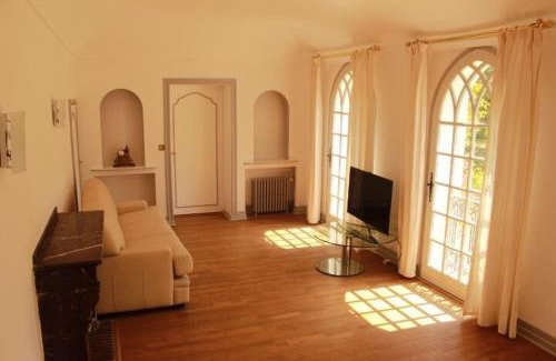 Roquemaure Casa | Chateau Castelrives