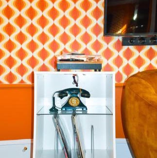 Connellsville Hotel | Chateau Connellsville That 70s Suite