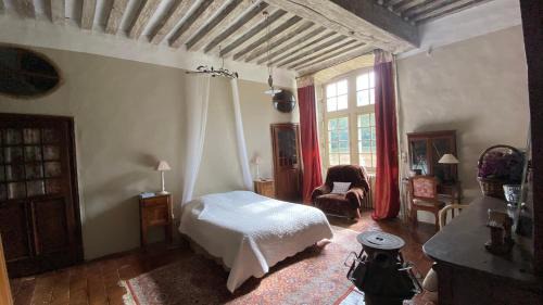 Montourtier Cama Y Desayuno | Chateau de Bourgon