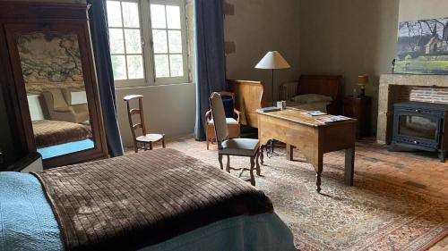 Montourtier Cama Y Desayuno | Chateau de Bourgon