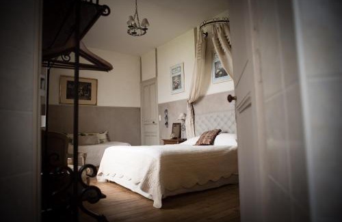 Andreze Cama Y Desayuno | Chateau De La Moriniere