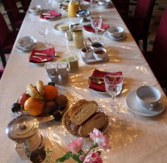 Deux-Chaises Cama Y Desayuno | Chateau de Longeville