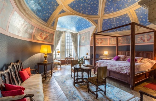 Sevremont Otro | Chateau Des Poetes Keep