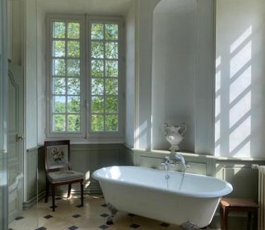 Nouic Cama Y Desayuno | Chateau du Fraisse
