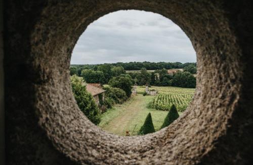 Nouic Cama Y Desayuno | Chateau du Fraisse