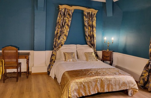 Marcilloles Otro | Château Fédora in the heart of the peaceful countryside.
