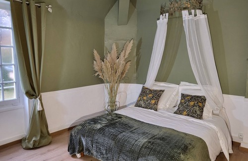 Marcilloles Otro | Château Fédora in the heart of the peaceful countryside.