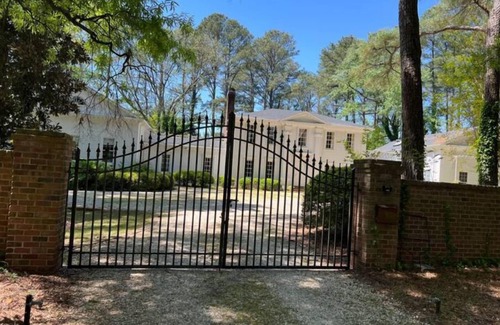 Goldsboro Casa | Chateau Home