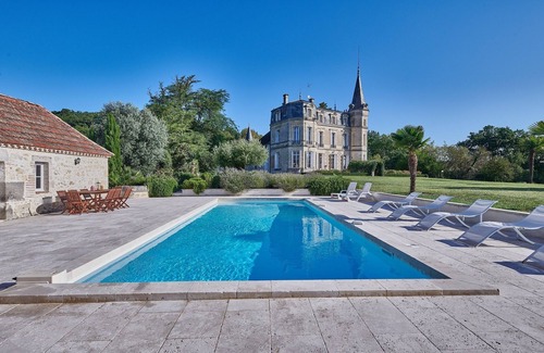 Clairac Casa | Chateau LENA con espectacular piscina y vistas panorámicas!