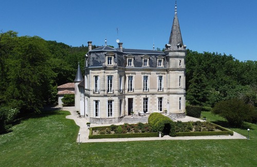 Clairac Casa | Chateau LENA con espectacular piscina y vistas panorámicas!