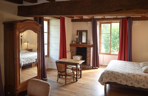 Chemille-sur-Indrois Cama Y Desayuno | Chateau Monastere de la Corroirie