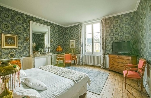 Benest Otro | Chateau Paradis - Veintiocho Habitaciones , Capacidad 91
