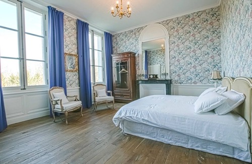 Benest Otro | Chateau Paradis - Veintiocho Habitaciones , Capacidad 91