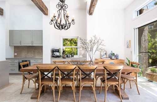Red Hill Casa | Chateau Rouge - Provincial Home Red Hill