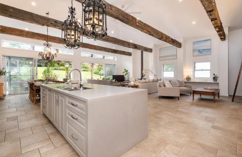 Red Hill Casa | Chateau Rouge - Provincial Home Red Hill