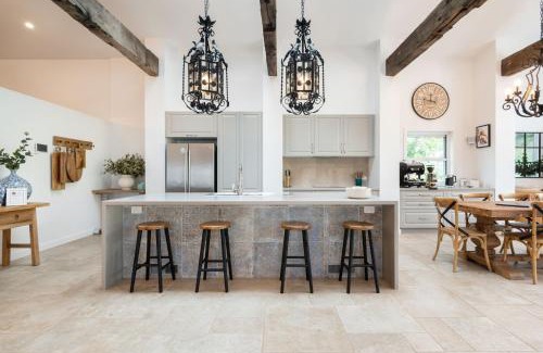 Red Hill Casa | Chateau Rouge - Provincial Home Red Hill