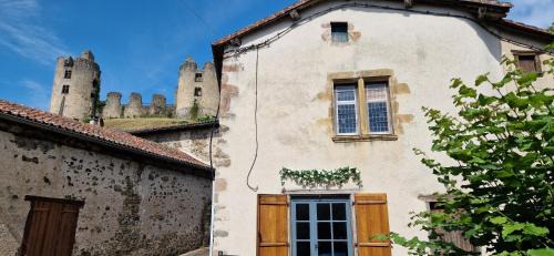 Confolens Casa | Chateau-une - a Beautiful historic medieval holiday rental.