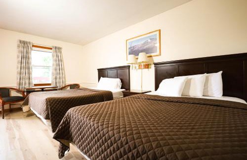 Old Chatham Hotel | Chatham Travel Lodge