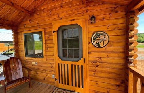 Scottsboro Cabina | CHATTERBAIT CABIN