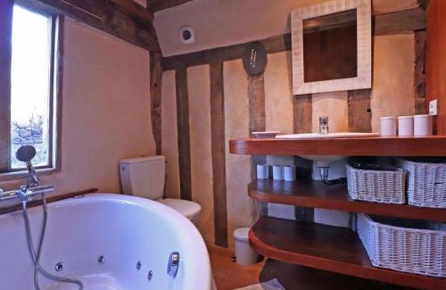 Saint-Evroult-de-Montfort Casa | Chaumière typique avec jardin, animaux admis, WIFI inclus - FR-1-497-202