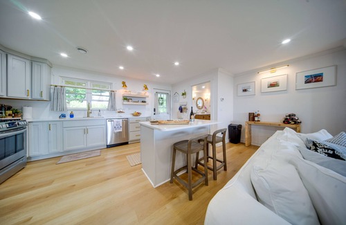 Stow Cabaña | Chautauqua Lakefront NY Cottage Getaway