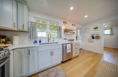 Stow Cabaña | Chautauqua Lakefront NY Cottage Getaway