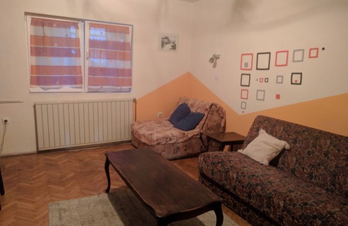 Zvezdara Apartamento | Apartamento económico y confortable cerca del centro de la ciudad.