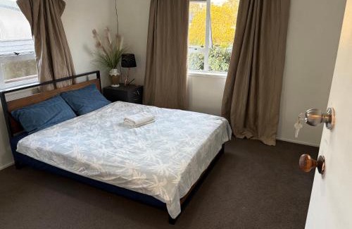 Auckland Casa | Cheap Guesthouse in New Lynn