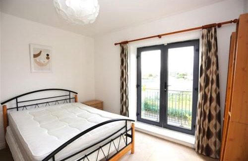 Dublin Casa | Cheap modern room