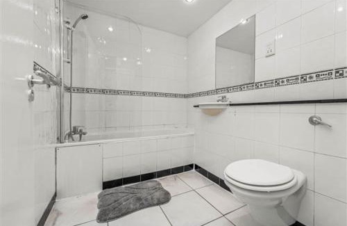 Dublin Casa | Cheap modern room