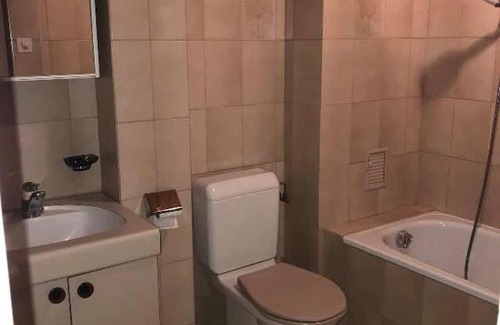 Mattenhof-Weissenbuhl Casa | Cheap Room and Kitchen