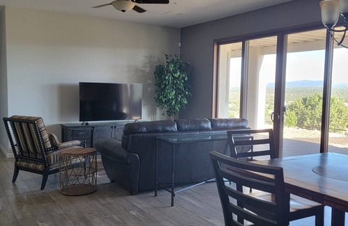 Williamson Otro | Cheaper and more comfortable than a hotel!