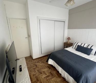 Mar del Plata Apartamento | Check and Home - Aristobulo - 4 Huéspedes en Playa Chica con Terraza con Vista al Mar