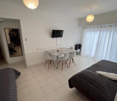 Mar del Plata Apartamento | Check and Home - Tucuman II - 4 Huéspedes en Zona Centro con Terraza y Cochera